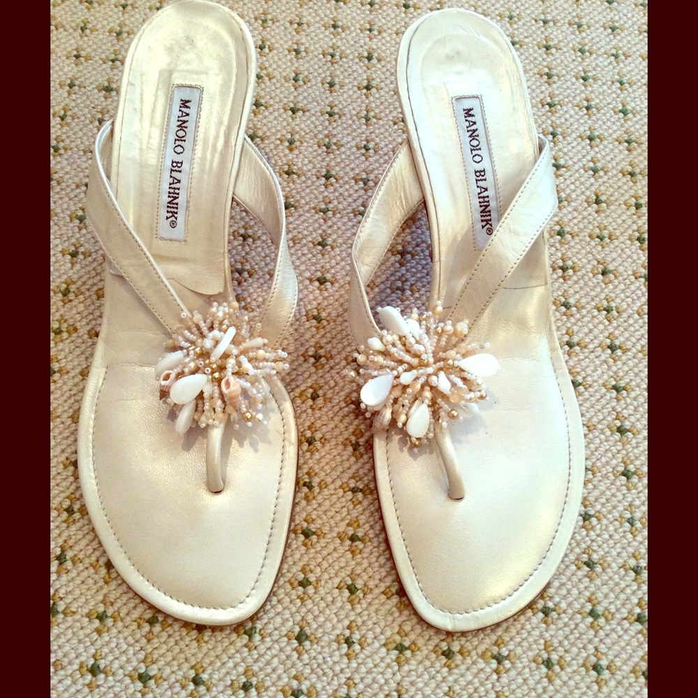 EUC Manolo Blahnik Cream Sandal Heels size 39/9